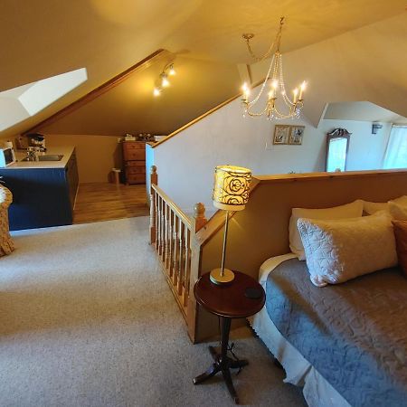 Stonewater Manor B&B Gananoque Luaran gambar