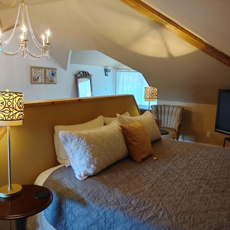 Stonewater Manor B&B Gananoque Luaran gambar