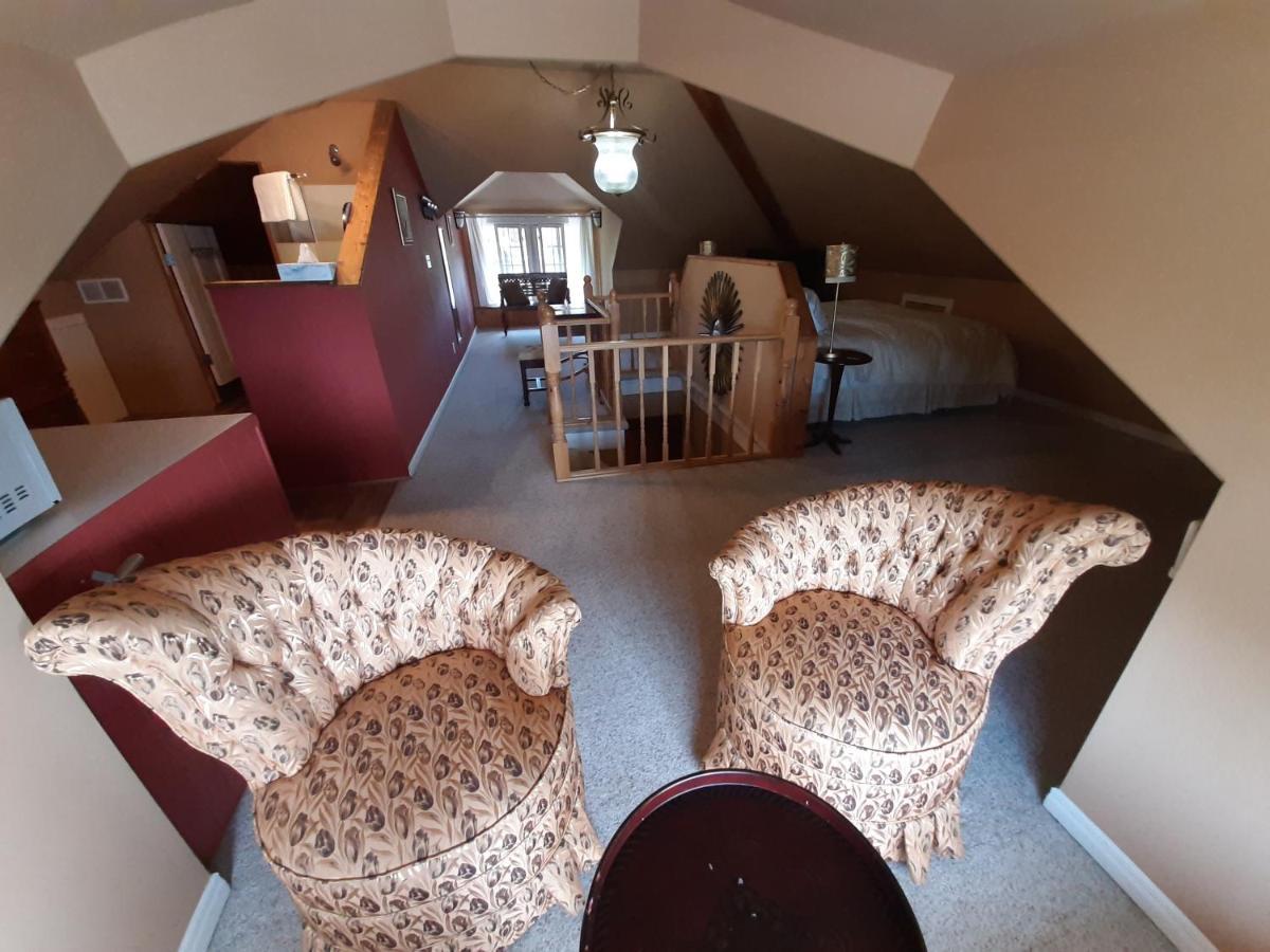 Stonewater Manor B&B Gananoque Luaran gambar
