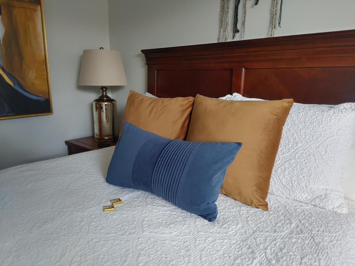 Stonewater Manor B&B Gananoque Luaran gambar