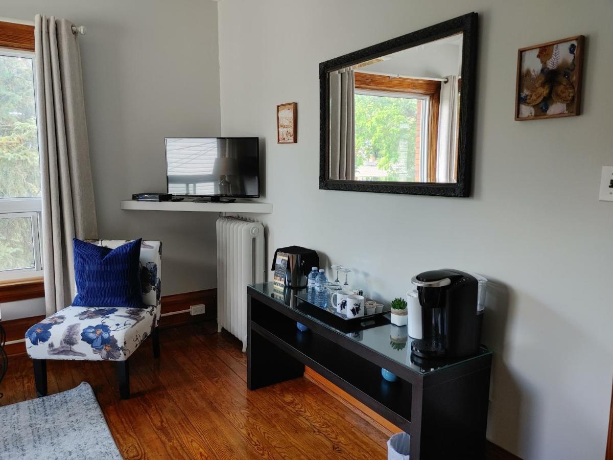 Stonewater Manor B&B Gananoque Luaran gambar