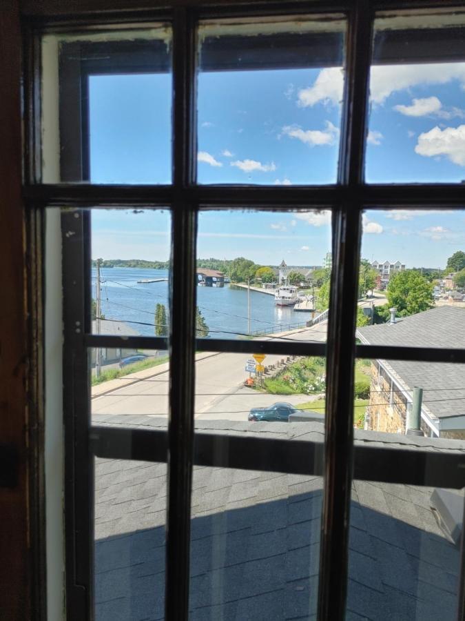 Stonewater Manor B&B Gananoque Luaran gambar