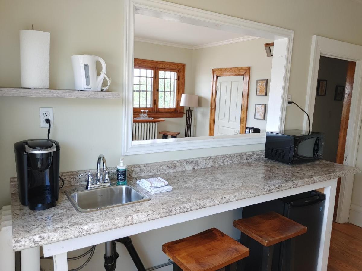 Stonewater Manor B&B Gananoque Luaran gambar