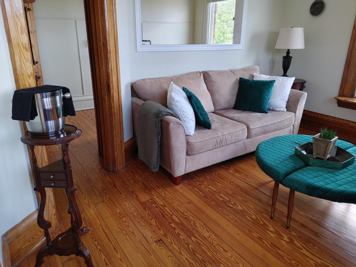 Stonewater Manor B&B Gananoque Luaran gambar
